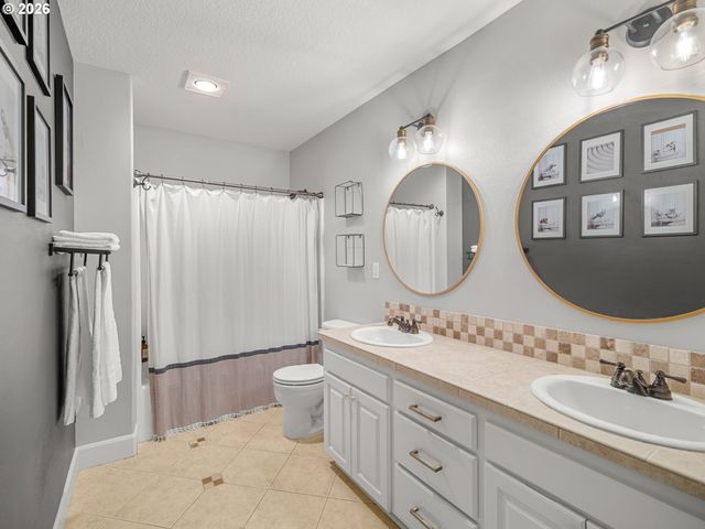 1088 DOLLAR St, West Linn, OR 97068