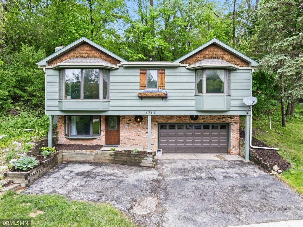 1717 11th Avenue NE, Rochester, MN 55906