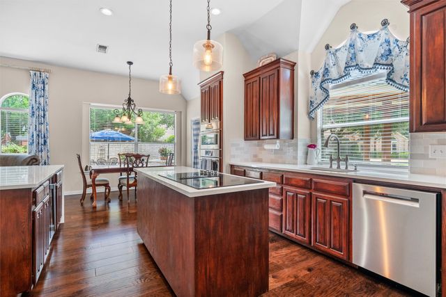 2007 Hunter Place Court, Arlington, TX 76006