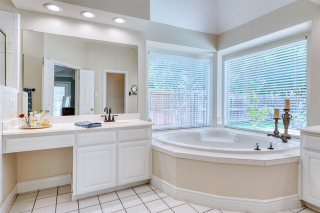 2007 Hunter Place Court, Arlington, TX 76006