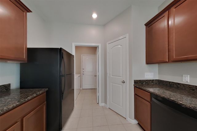 520 Red Dusk Paint Drive, La Marque, TX 77568