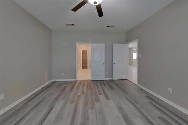 520 Red Dusk Paint Drive, La Marque, TX 77568