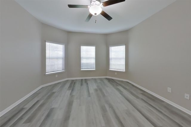 520 Red Dusk Paint Drive, La Marque, TX 77568