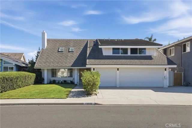 19552 Helena Circle, Huntington Beach, CA 92646