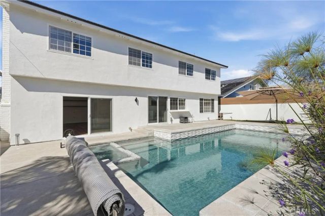 19552 Helena Circle, Huntington Beach, CA 92646