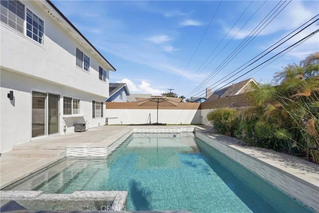 19552 Helena Circle, Huntington Beach, CA 92646