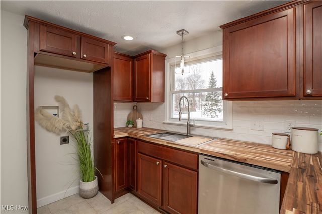 3796 Sanford Drive, Brunswick, OH 44212