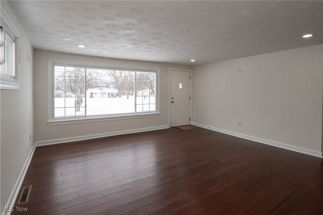 3796 Sanford Drive, Brunswick, OH 44212