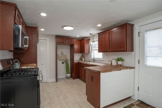 3796 Sanford Drive, Brunswick, OH 44212