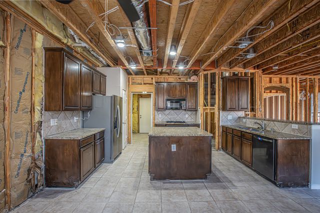 1411 Golf Club Drive, Lantana, TX 76226