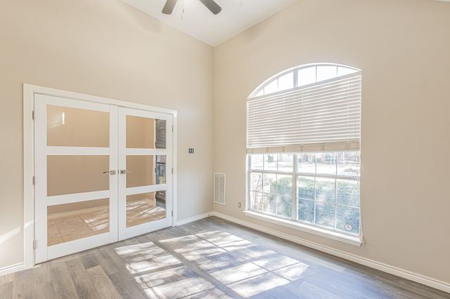 1411 Golf Club Drive, Lantana, TX 76226