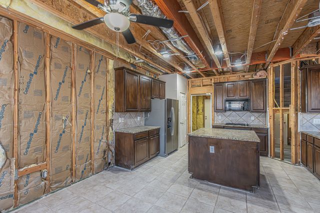 1411 Golf Club Drive, Lantana, TX 76226