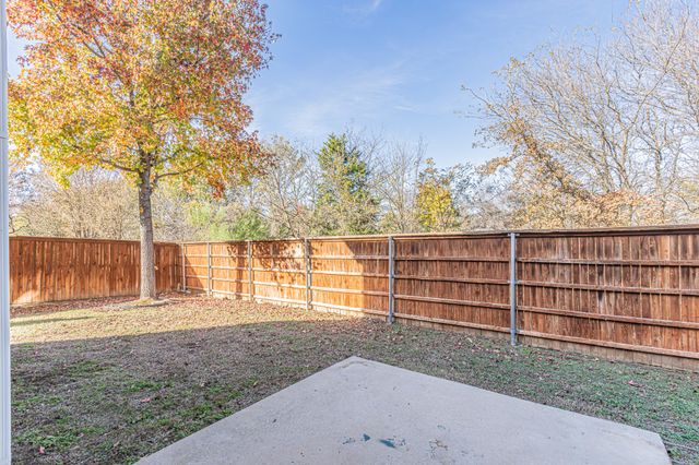 1411 Golf Club Drive, Lantana, TX 76226