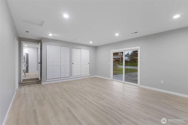 604 NE Valley Oak Drive, Bremerton, WA 98311