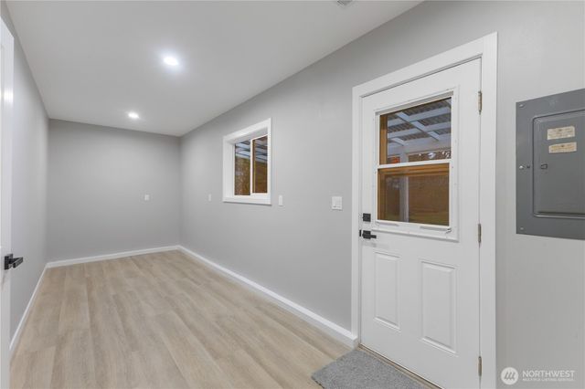 604 NE Valley Oak Drive, Bremerton, WA 98311