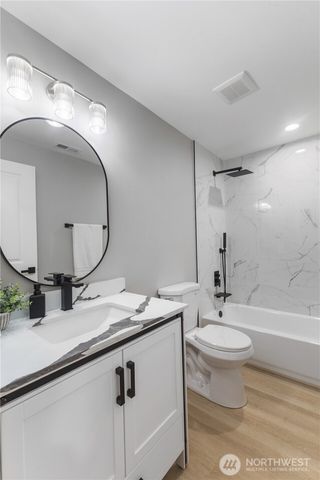 604 NE Valley Oak Drive, Bremerton, WA 98311