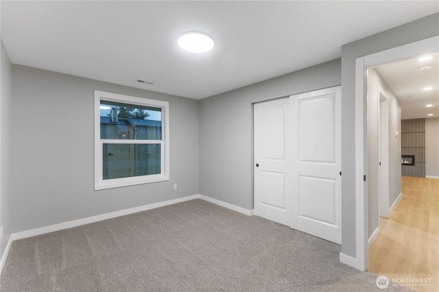 604 NE Valley Oak Drive, Bremerton, WA 98311