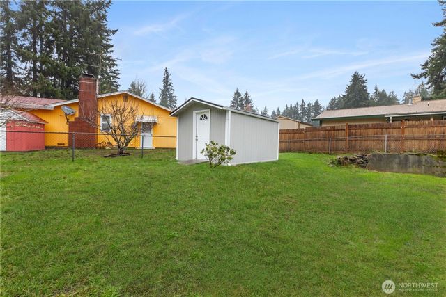604 NE Valley Oak Drive, Bremerton, WA 98311
