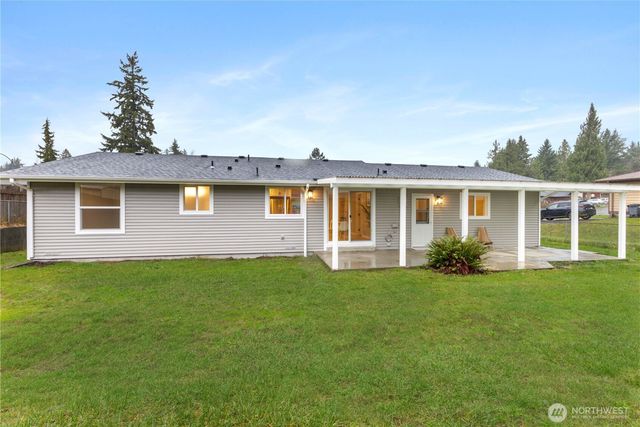 604 NE Valley Oak Drive, Bremerton, WA 98311