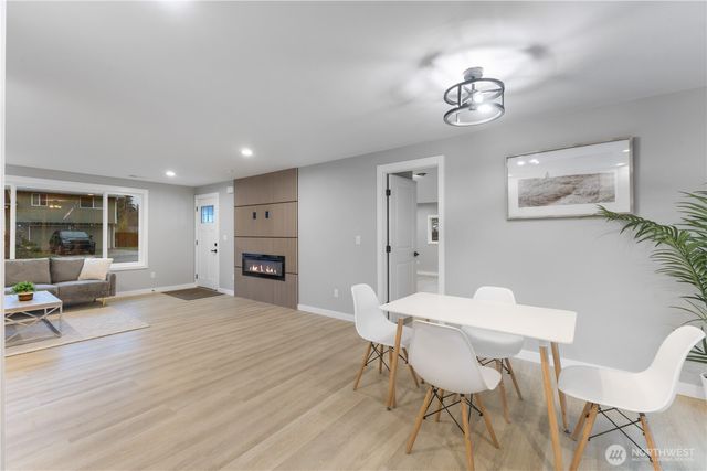 604 NE Valley Oak Drive, Bremerton, WA 98311