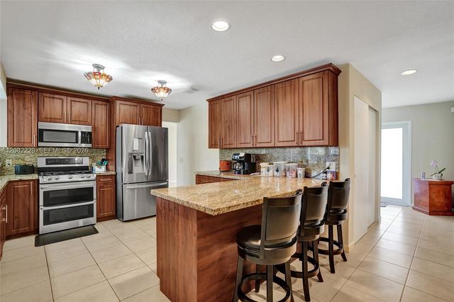 11960 NW 31st St, Sunrise, FL 33323