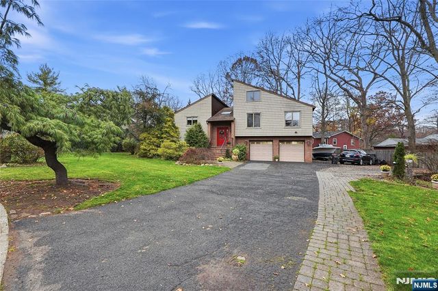 4 Lesa Lane, Hillsdale, NJ 07642