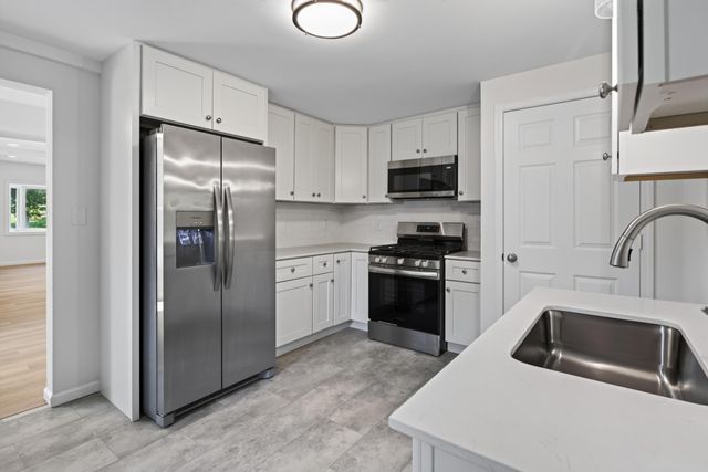 4241 Yosemite Avenue S, Saint Louis Park, MN 55416