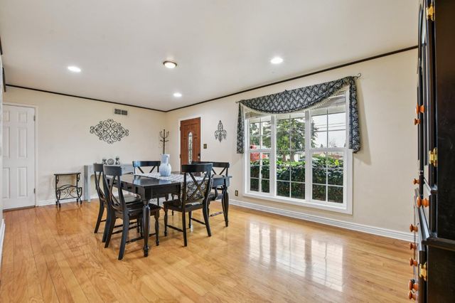 7431 Van Maren Ln, Citrus Heights, CA 95621