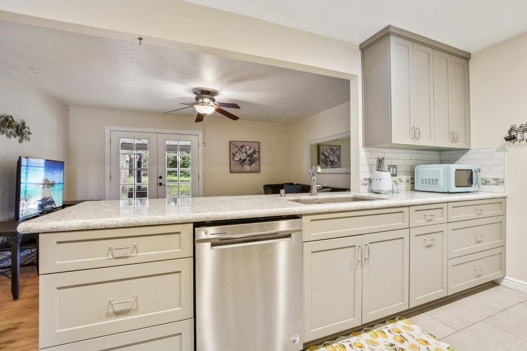 7431 Van Maren Ln, Citrus Heights, CA 95621