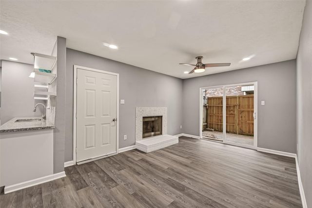 7600 Emmett F Lowry Expressway 313, Texas City, TX 77591