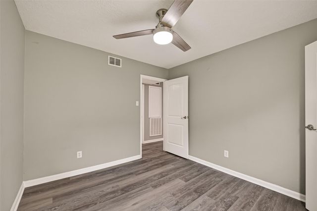 7600 Emmett F Lowry Expressway 313, Texas City, TX 77591
