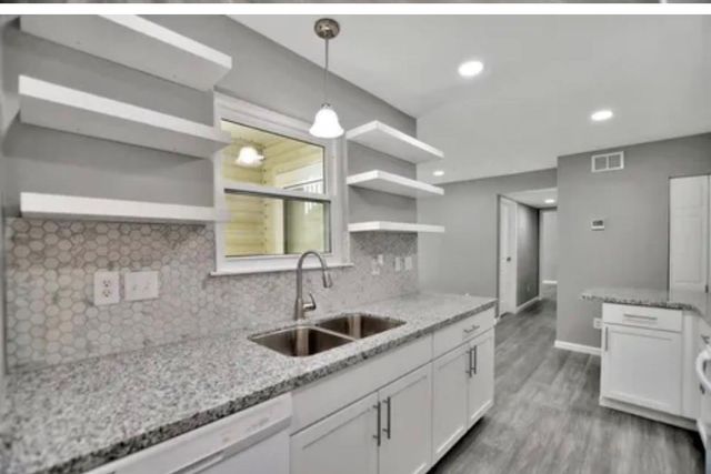 7600 Emmett F Lowry Expressway 313, Texas City, TX 77591