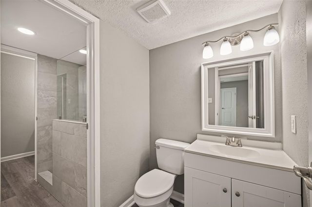 7600 Emmett F Lowry Expressway 313, Texas City, TX 77591