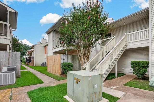 7600 Emmett F Lowry Expressway 313, Texas City, TX 77591