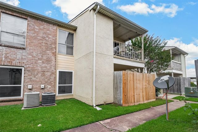 7600 Emmett F Lowry Expressway 313, Texas City, TX 77591