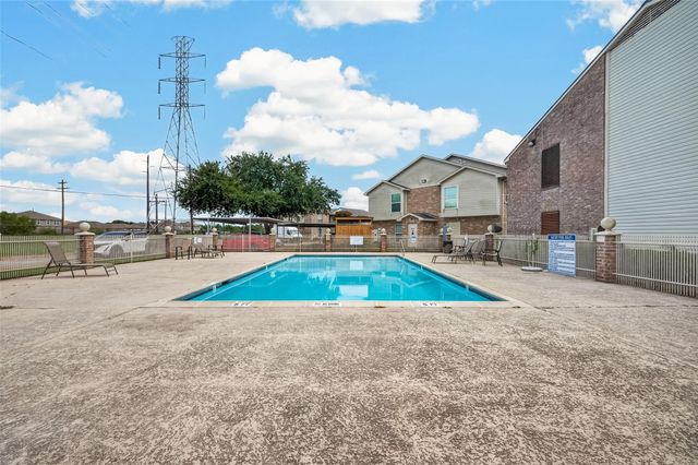 7600 Emmett F Lowry Expressway 313, Texas City, TX 77591