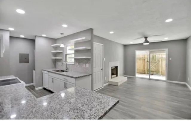 7600 Emmett F Lowry Expressway 313, Texas City, TX 77591