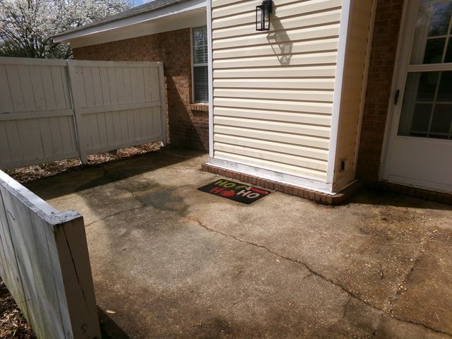 100 Tazewell Ct, Dothan, AL 36305