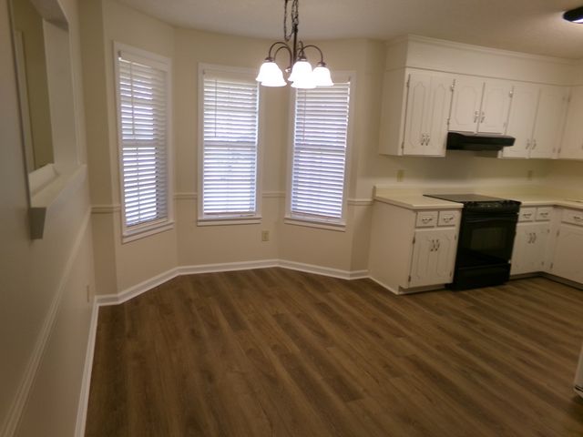 100 Tazewell Ct, Dothan, AL 36305