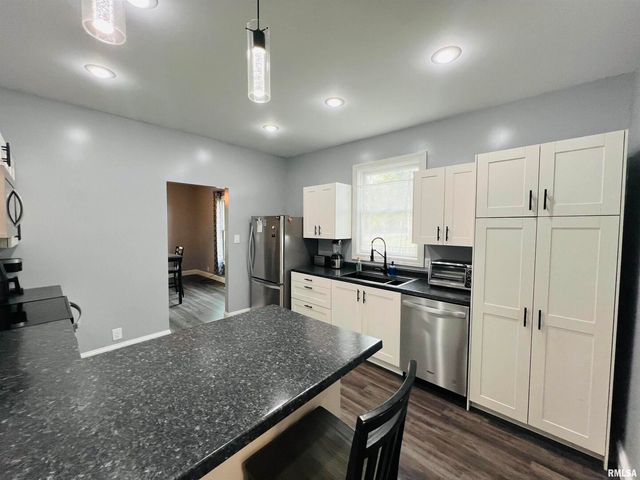 1300 LINCOLN Street, Eldorado, IL 62930