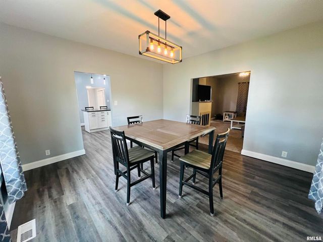 1300 LINCOLN Street, Eldorado, IL 62930