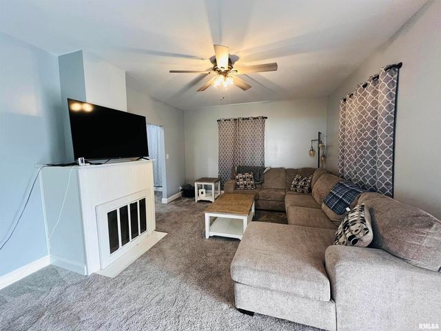 1300 LINCOLN Street, Eldorado, IL 62930