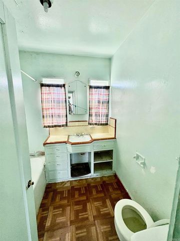 5202 Gifford Avenue, Maywood, CA 90270