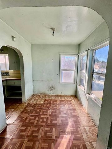 5202 Gifford Avenue, Maywood, CA 90270