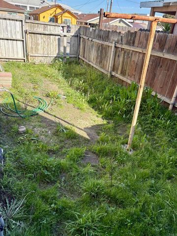 5202 Gifford Avenue, Maywood, CA 90270