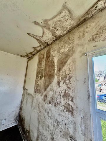 5202 Gifford Avenue, Maywood, CA 90270