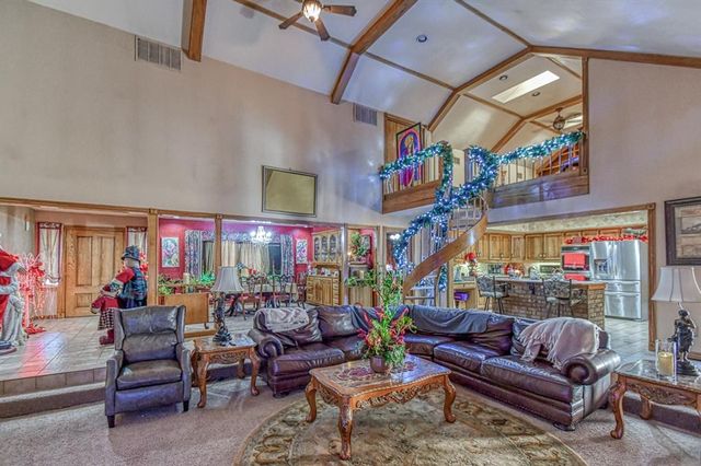 2819 Country Club Drive, Chickasha, OK 73018