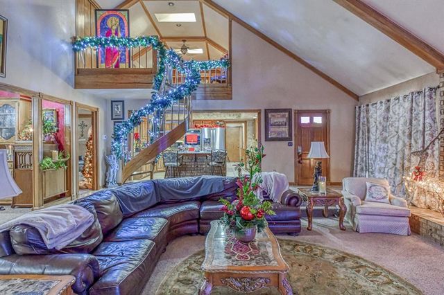 2819 Country Club Drive, Chickasha, OK 73018