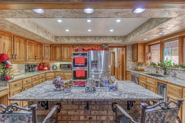 2819 Country Club Drive, Chickasha, OK 73018