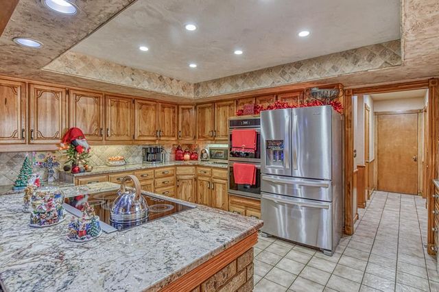 2819 Country Club Drive, Chickasha, OK 73018